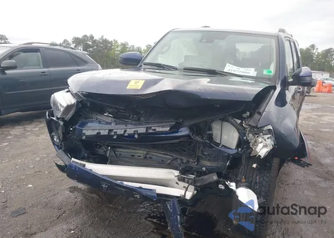 2022 Toyota 4Runner Sr5 z USA, uszkodzony, nr VIN JTEMU5JR0N6028851